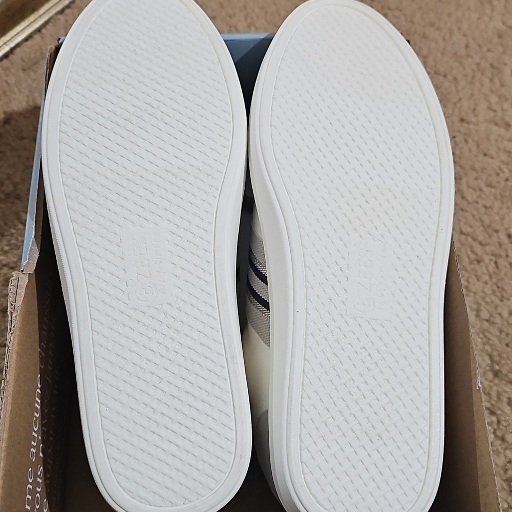 Life Stride White and Black Happy Friday Sneakers Shoes Size 9 New - Picture 8 of 10